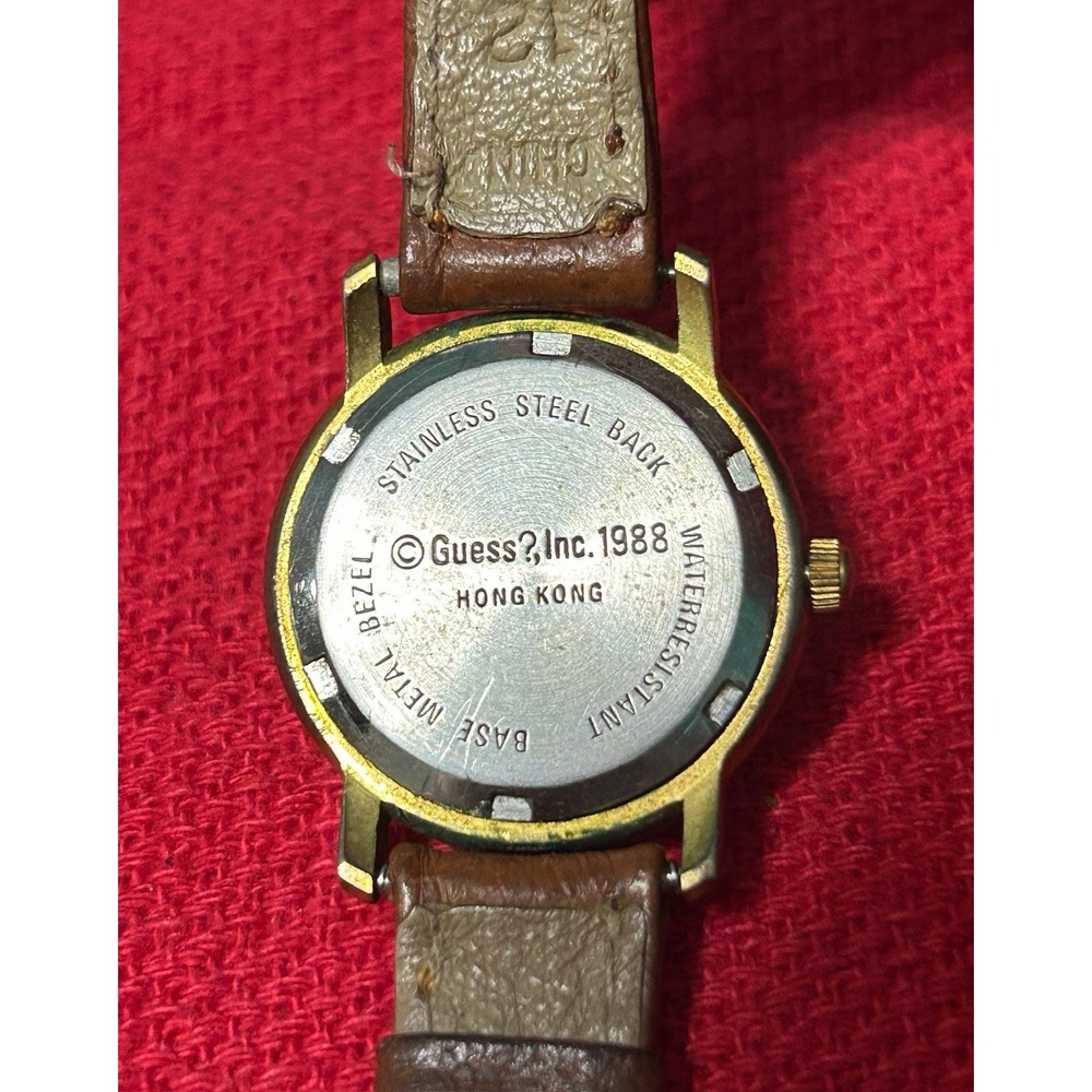 Guess Inc 1988 Womens Watch Gold Tone Hong Kong Made New Battery - Picture 9 of 16